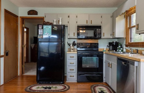 Deep Gap Cabin | Eagle Point*VIEWS*Fireplace*Sleeps4*Resort*HIke*