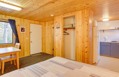 Eagle Rock Apartment | Eagle Rock Lakeview Retreat w/ Community Pool!