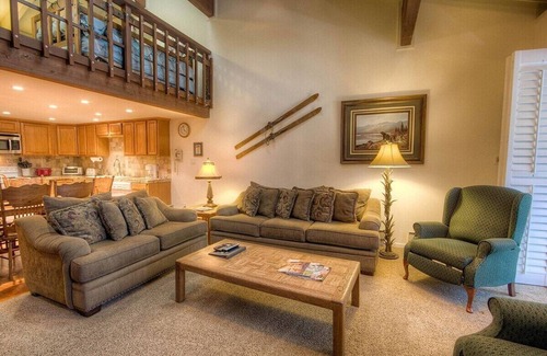 Incline Village Condo | Eagle's Lake retreat - Large Remodeled Condo