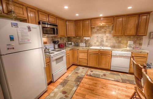 Incline Village Condo | Eagle's Lake retreat - Large Remodeled Condo