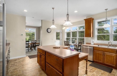 Estes Park House | Eagle’s Nest - 12 Guests, Hot Tub, EV Charger