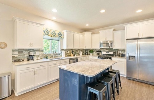 Eagle Mountain House | Eagle's Nest a 4-bedroom house in amazing Eagle Mountain! Pet Friendly!