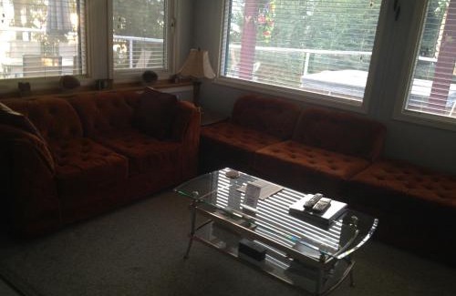 Central Okanagan Bed & Breakfast | Eagle's Nest B&B