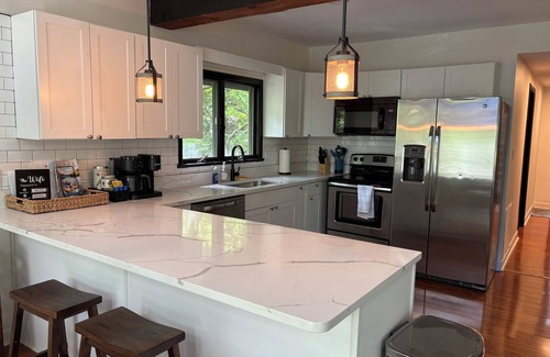 Massanutten Cabin | Eagle's Nest Captain’s Cabin Mountain Retreat with WiFi, AC in McGaheysville