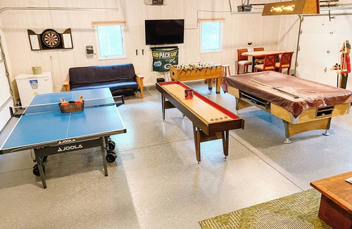 Rome House | Eagle's Nest Guest House IV - Less than 2 Miles to Sand Valley - 12 beds!