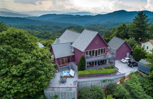 Whittier House | Eagle's Nest Lodge and Apts