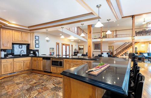 Galena House | Eagle's Nest - Make Summer Memories @ Galena's Premier 8 BR Home - Hot Tub