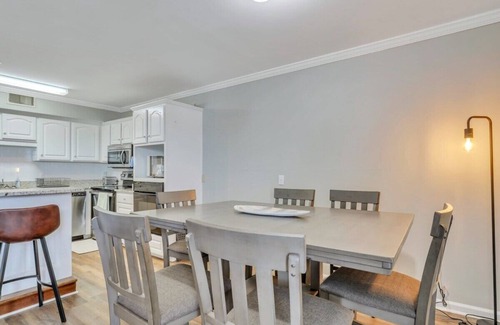 Statesboro Apartment | Eagle's Nest - Spacious Loft Downtown - Near GSU!