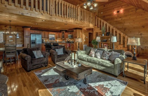 Mineral Bluff Cabin | Eagle's Rising - Mountain View | Hot Tub | Pet Friendly | Fenced Yard | Views