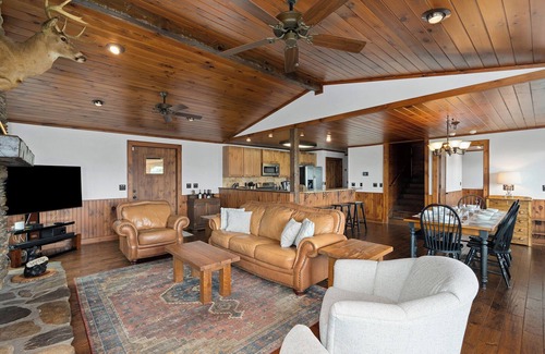 Bryson City Cabin | Eagle's Summit- Spectacular Views!