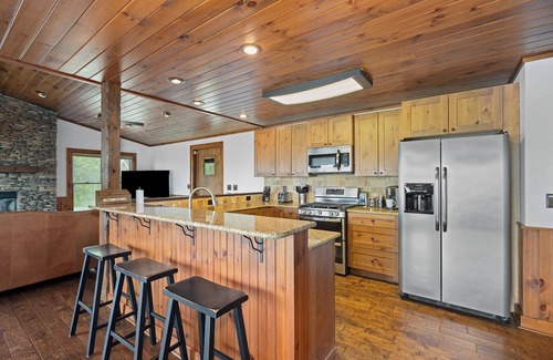 Bryson City Cabin | Eagle's Summit- Spectacular Views!