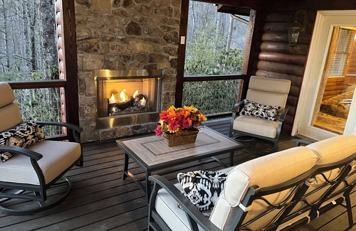 Boone Cabin | Eagle's View Cabin with Hot Tub Minutes From Downtown Boone