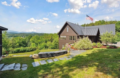 Lower Village House | Eagle's View Stowe