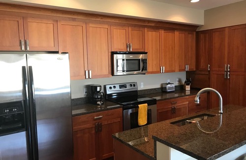 South Haven Condo | Eagle Street Retreat - Amazing Location - Walk to Restaurants, Shops & the Beach