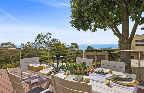 Dromana House | Eagle View Castle - Bay and City Views - Heated Pool and Spa