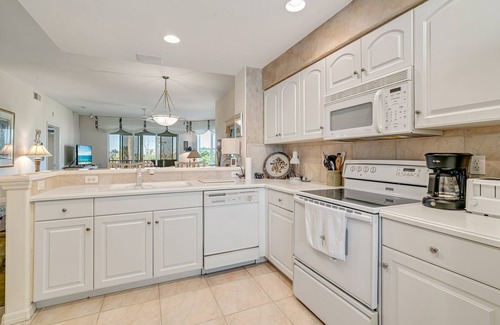 Tropical Cove Condo | Eagle View Haven at Lexington CC Golf Village
