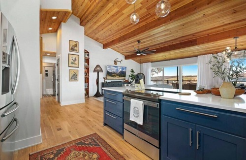 Springdale House | Eagles Bluff - Views of Beaver Lake