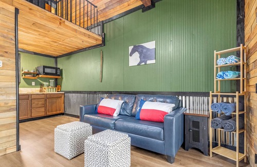 Mineola Cabin | Eagles Haven - Both Cabins
