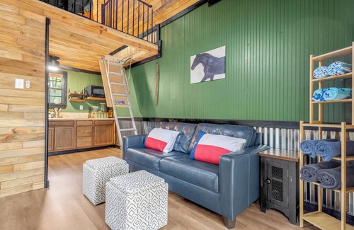Mineola Cabin | Eagles Haven - Both Cabins