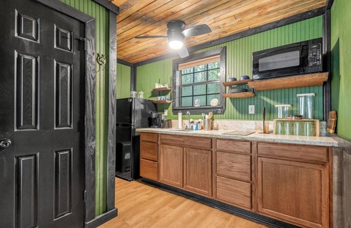 Mineola Cabin | Eagles Haven - Both Cabins