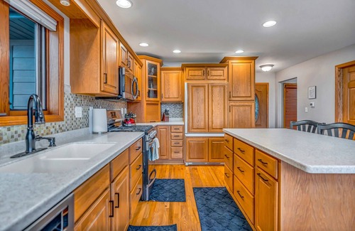 De Soto House | Eagles Landing Sleeps 10 HOT TUB