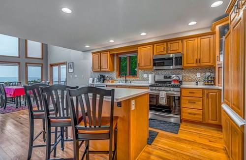 De Soto House | Eagles Landing Sleeps 10 HOT TUB