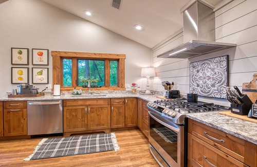 Waynesville Cabin | Eagles Nest Lodge- The Perfect Mountain Getaway