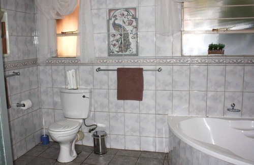 Greater Johannesburg Metropolitan Area Hotel | Eagles Nest Lodge