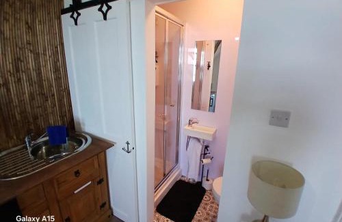 Rhyd-y-clafdy House | Eagles Nest Sea view with ensuite 3rd floor