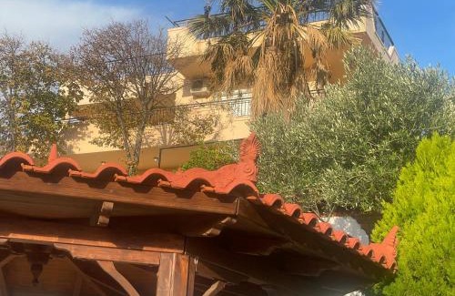 Kropia House | Eagles Nest Villa Athenian Riviera in Aghia Marina near Lagonisi, next to the beach close to Athens Airport