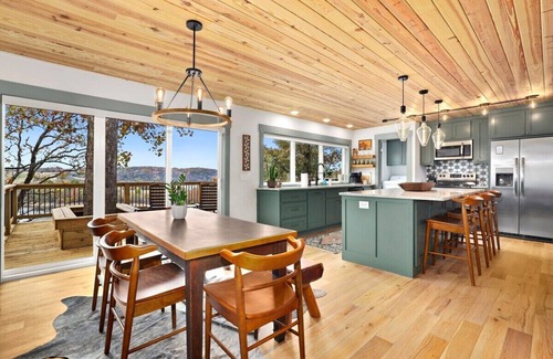 Springdale House | Eagles View - Panoramic Views of Beaver Lake