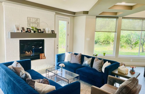 Gordon House | Eagles' View Retreat! Family-sized home in Texas countryside with stunning views