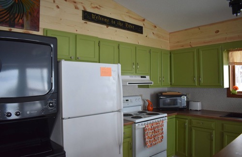 Ferryville Cabin | Eagleview Nest cabin. Spectacular Mississippi river view! Year 'round HOT TUB!