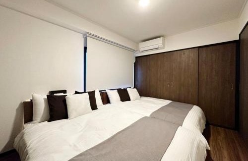 Hiroshima City Centre Apartment | Earls Court - Apt for 14 Ppl Great Location In a Quiet Area