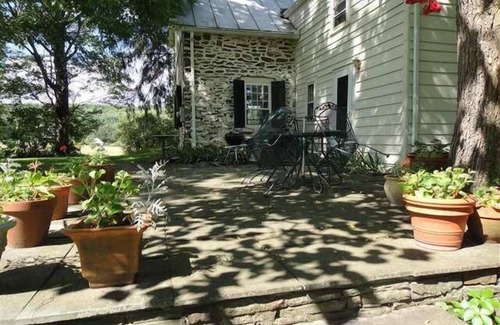 Kerhonkson House | Early 18th Century Stone House Getaway