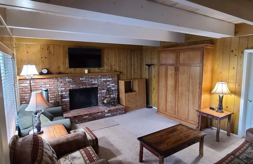 Lake Arrowhead House | Early check-in + late check-out = more mountain fun!