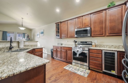 Colorado Springs House | Early Check in/Pet Friendly/Near Military Base/Hot Tub
