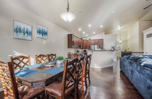 Colorado Springs House | Early Check in/Pet Friendly/Near Military Base/Hot Tub