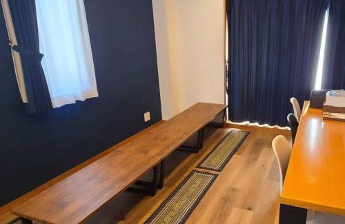 Tokushima House | EarthVeloビル一棟貸しでフルリノベ済み各階に風呂トイレありで好立地でコスパ最高をめざしている宿です