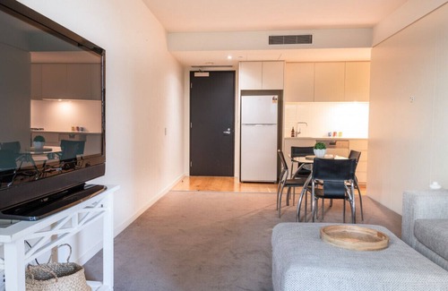 Geelong Apartment | EAS001 · Eastern Beach apartment with Pool & Gym