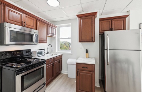 Central Business District Apartment | East 636I Cozy & Comfy I Downtown I Gym