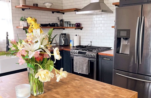 Rosewood House | East Austin Bungalow with Music Studio & Firepit