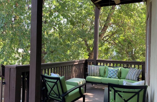 Blackshear-Prospect Hill House | East Austin HOUSE near downtown - Prime Walkability - 1 king bed, 2 queen beds