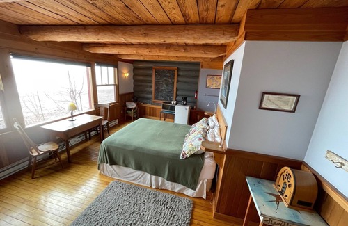 Grand Marais Apartment | East Beach Hide-a-way on Lake Superior