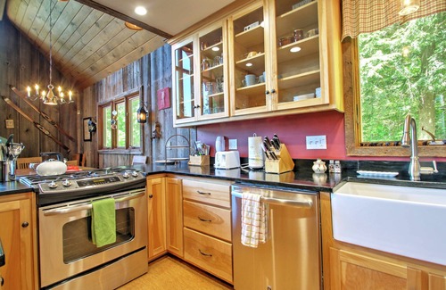 East Burke House | East Burke House w/Deck < 3 Mi to Kingdom Trails!