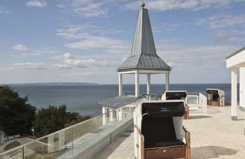 Sellin House | East Cloud Comfortable holiday residence