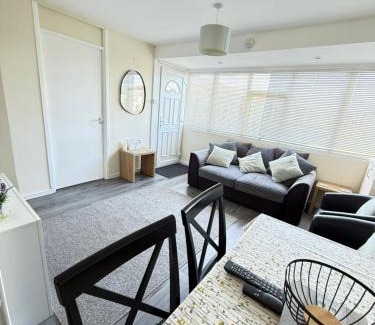 Great Yarmouth Apartment | East Coast Chalets 62 Dog friendly, FREE Swimming pool passes
