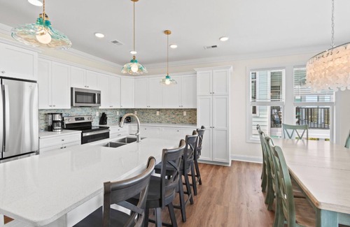 Sunset Beach House | East end 5 bedroom 5 bathroom house with private saltwater pool