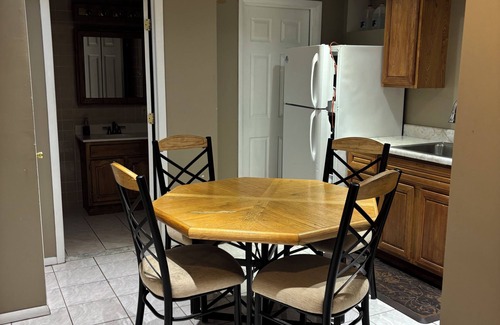 Manorville House | East End Escape secluded -close to NY city,nHamptons and Fire Island!