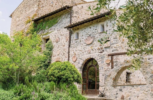 Allumiere Apartment | East Fireplace - Suite with Fireplace